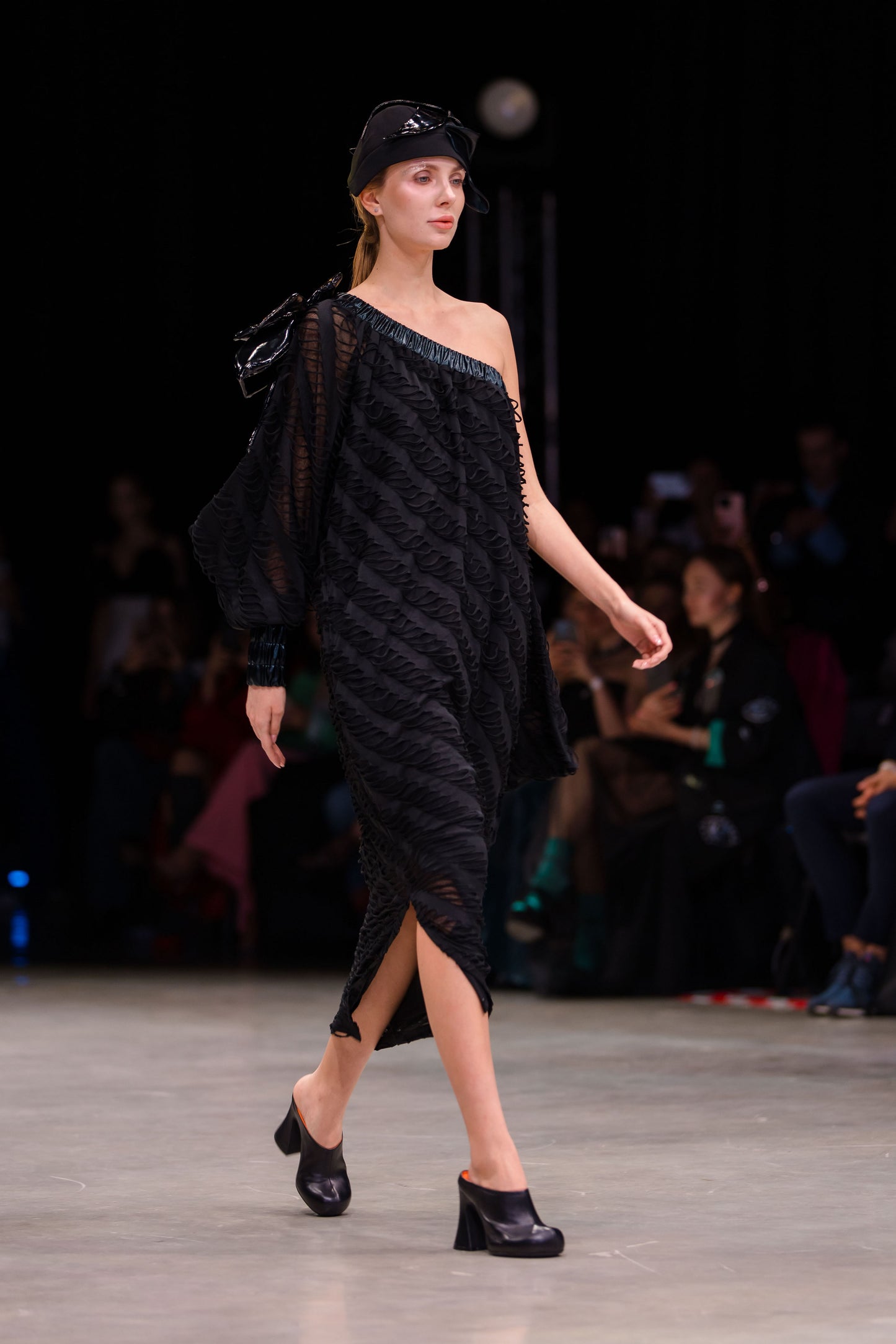 Luxury Elegance One-Sleeve Long Dress Black