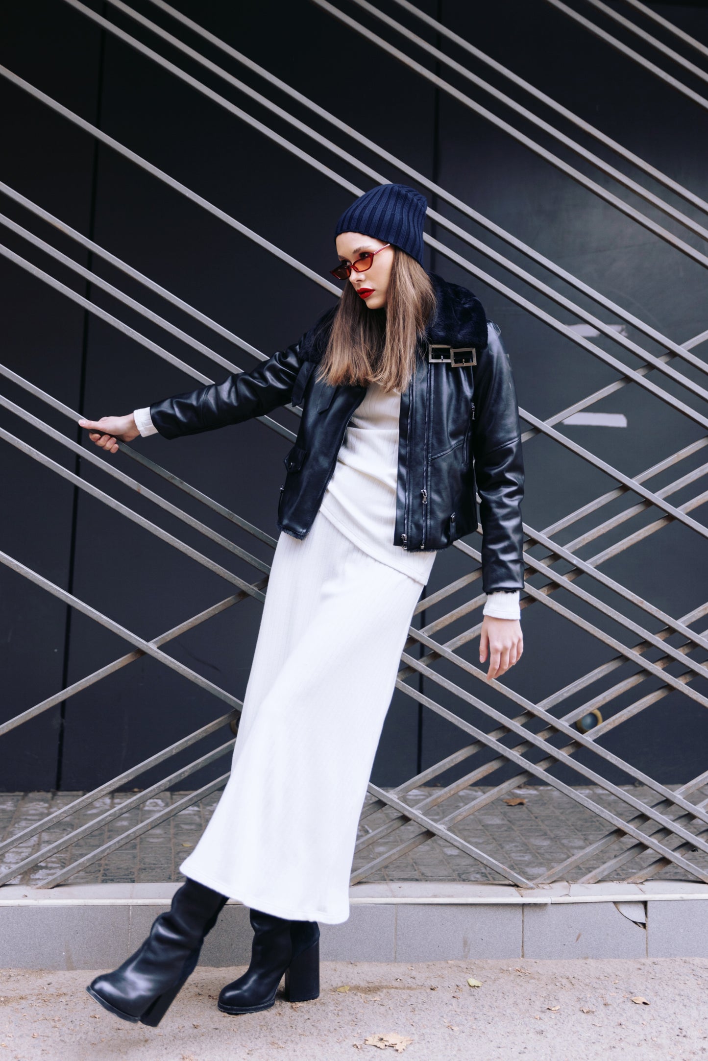 Rib Knit Suit Asymmetric Blouse & Basik Skirt White