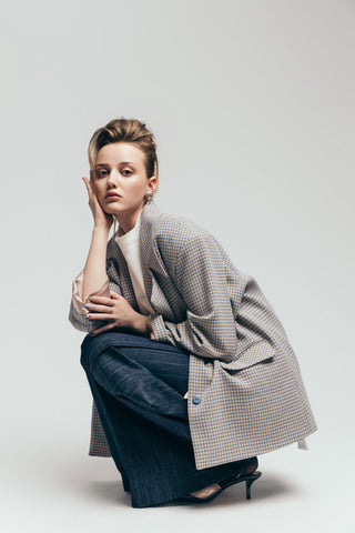 Stylish Relaxed-Fit Blazer With Contrast Lining Blue Beige Check