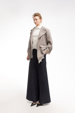 Stylish Relaxed-Fit Blazer With Contrast Lining Blue Beige Check