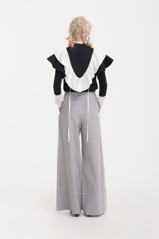 Ruffled Bib Collar With Red Beaded Brooch – Black
