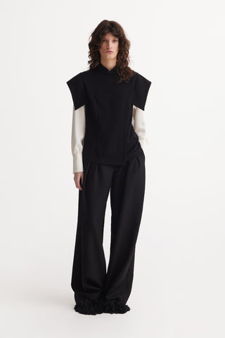 Architectural Contrast-Sleeve Structured Blouse – Black & Ivory