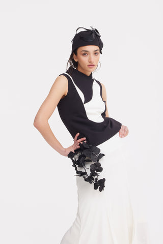 Chic Formal Sleeveless Top With Unique Collar Black