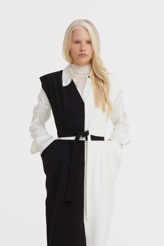 Fashion Midi Dress With Belt And Bold Shoulders – Black & Ivory