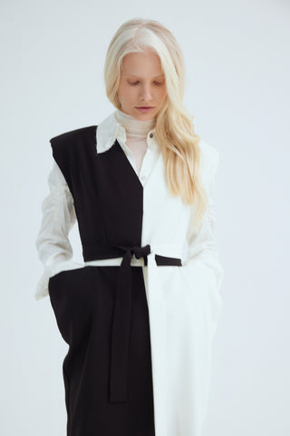 Fashion Midi Dress With Belt And Bold Shoulders – Black & Ivory