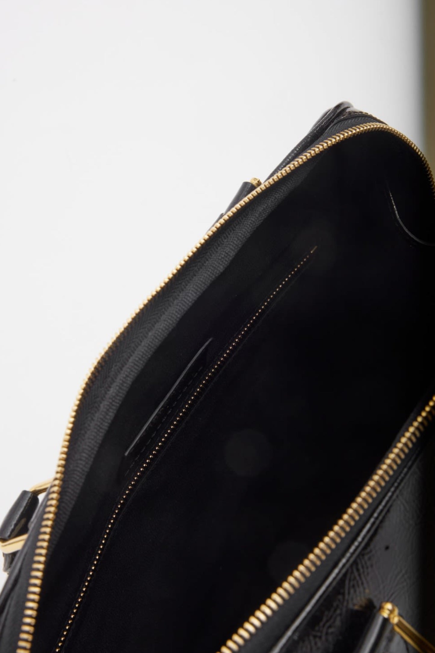 Croco Texture Leather Tote Handbag Black Medium
