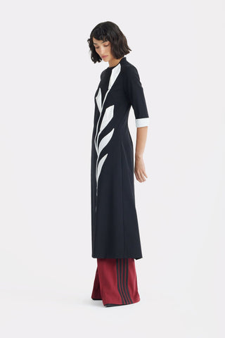 Art-Inspired Semi-Fitted Three-Quarter Sleeveless Dress - Black - Julia Allert