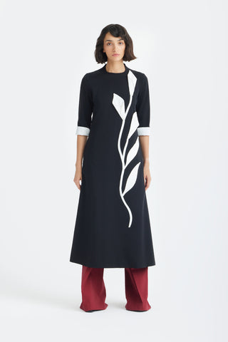 Art-Inspired Semi-Fitted Three-Quarter Sleeveless Dress - Black