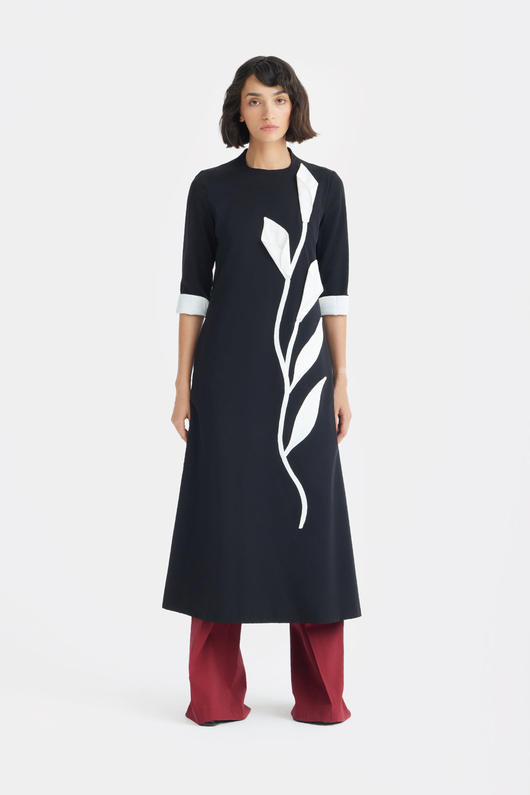 Art-Inspired Semi-Fitted Three-Quarter Sleeveless Dress - Black L Art-Inspired Semi-Fitted Three-Quarter Sleeveless Dress - Black L