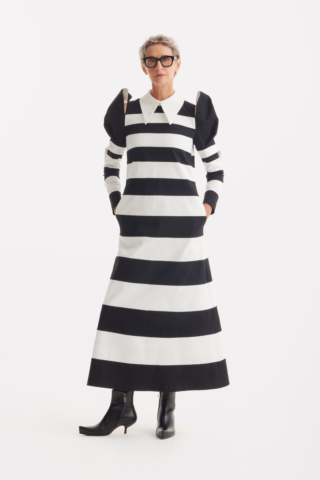 Stylish Striped Cold Shoulder Long Sleeve Dress - Black White L Stylish Striped Cold Shoulder Long Sleeve Dress - Black White L