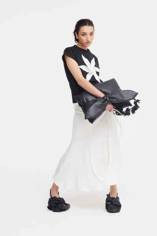 Crew-Neck Jersey T-Shirt With Flower - Black - Julia Allert