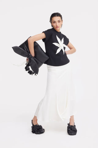 Crew-Neck Jersey T-Shirt With Flower - Black - Julia Allert