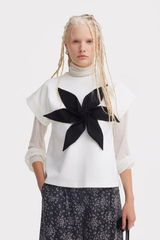 Crew-Neck Jersey T-Shirt With Flower - Off-White - Julia Allert
