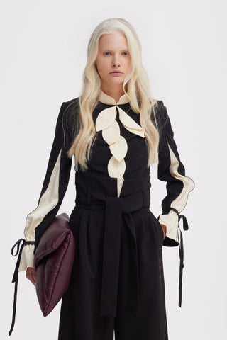 Elegant Fitted Blouse - Black - Julia Allert