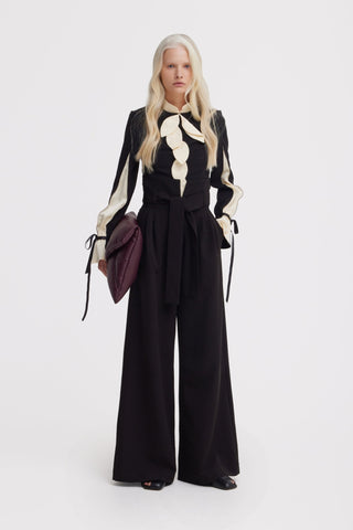 Elegant Fitted Blouse - Black - Julia Allert
