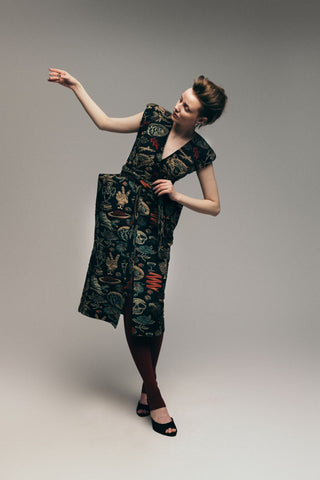 Fashion Midi Dress With Belt And Bold Shoulders Jacquard Black - Julia Allert