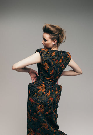 Fashion Midi Dress With Belt And Bold Shoulders Jacquard Black Red