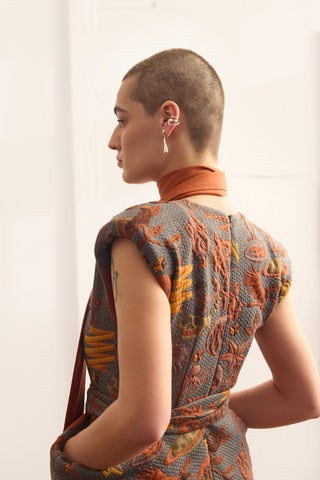 Fashion Midi Dress With Belt And Bold Shoulders Jacquard Grey - Julia Allert