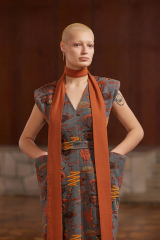 Fashion Midi Dress With Belt And Bold Shoulders Jacquard Grey - Julia Allert