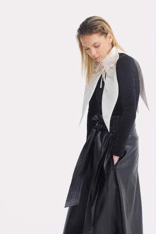 Faux Leather High-Waisted A-Line Skirt With Belt Black - Julia Allert