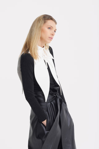 Faux Leather High-Waisted A-Line Skirt With Belt Black - Julia Allert