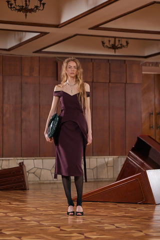 Figure-Flattering Off-Shoulder Midi Dress With Waist Corset Burgundy