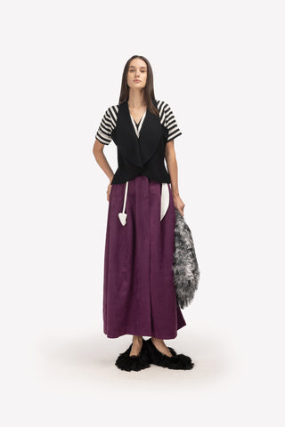 Casual Chic Front-Slit Suede Skirt with Belt – Deep Violet