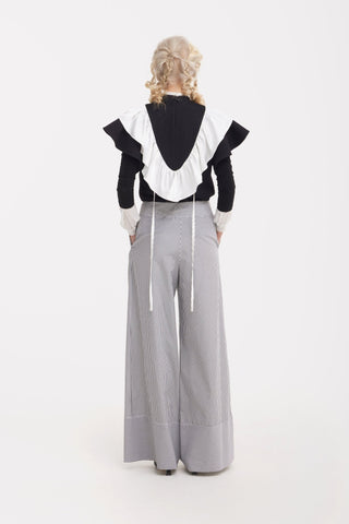 Ruffled Bib Collar With Red Beaded Brooch – Black - Julia Allert
