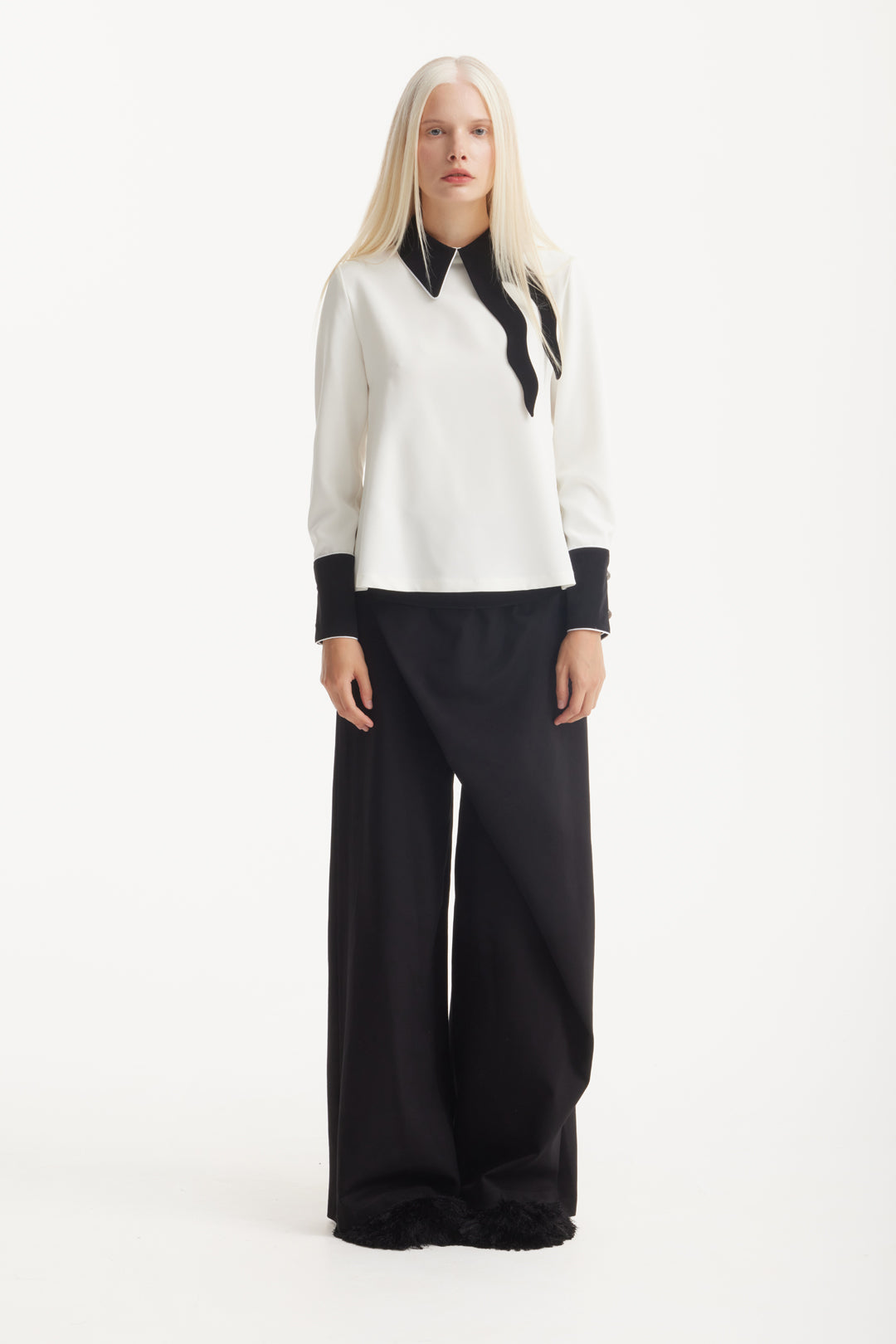 Semi-Formal Blouse With Contrasting Details Ecru l Semi-Formal Blouse With Contrasting Details Ecru l