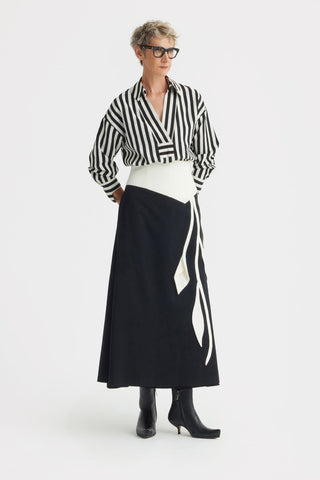 Smart-Casual Flared Midi Skirt, Floral Detail — Black-White